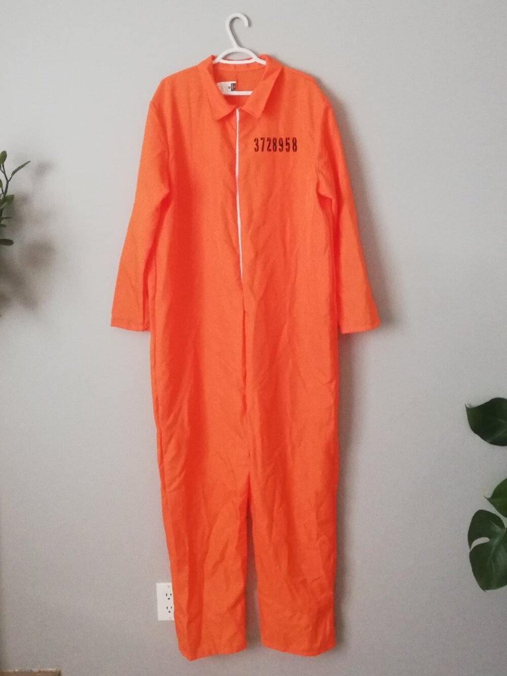Adult Orange Prisoner Costume Jumpsuit (Size XL) - Great Condition